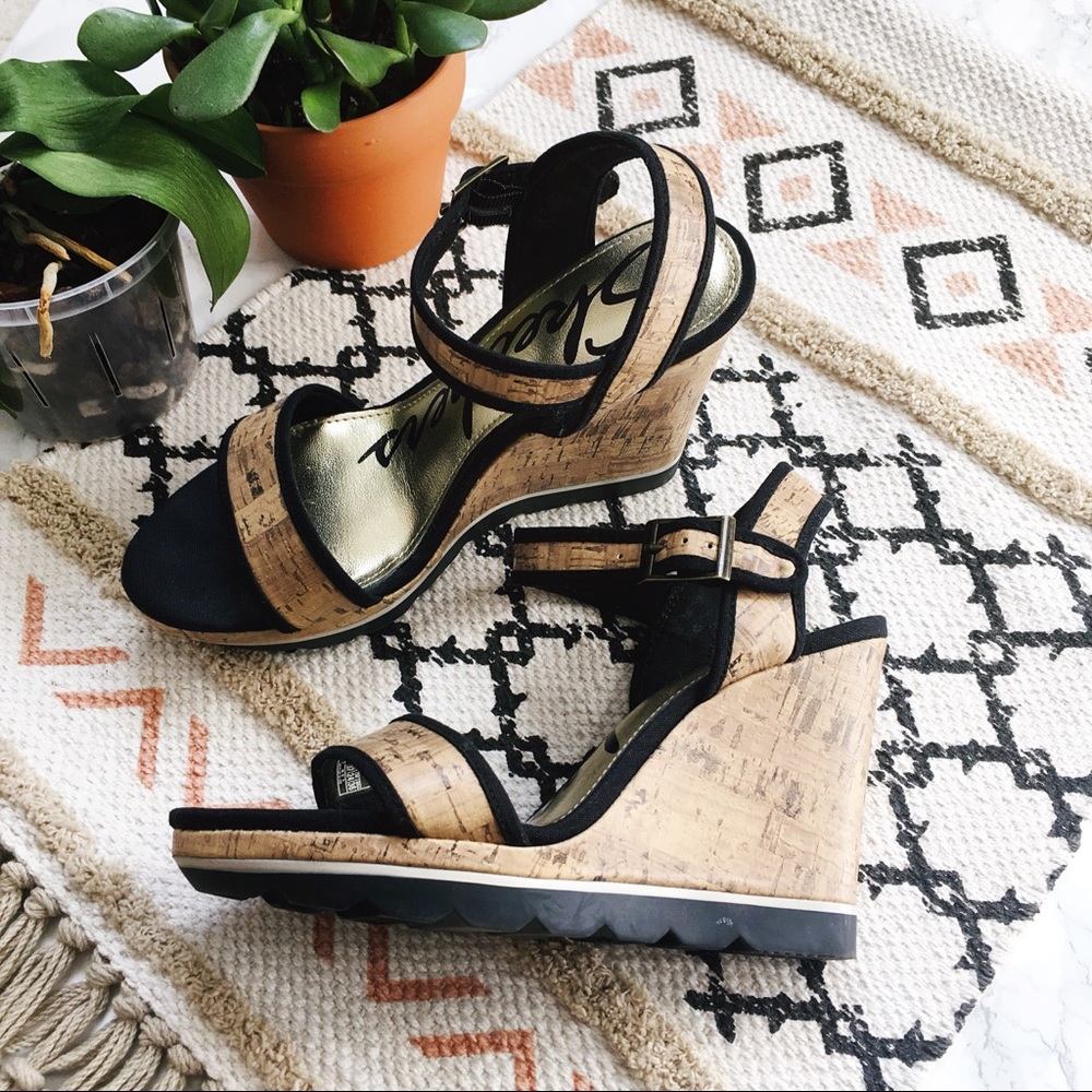 ‼️SOLD‼️• NWOT Sketcher’s Black Cork Wedges •